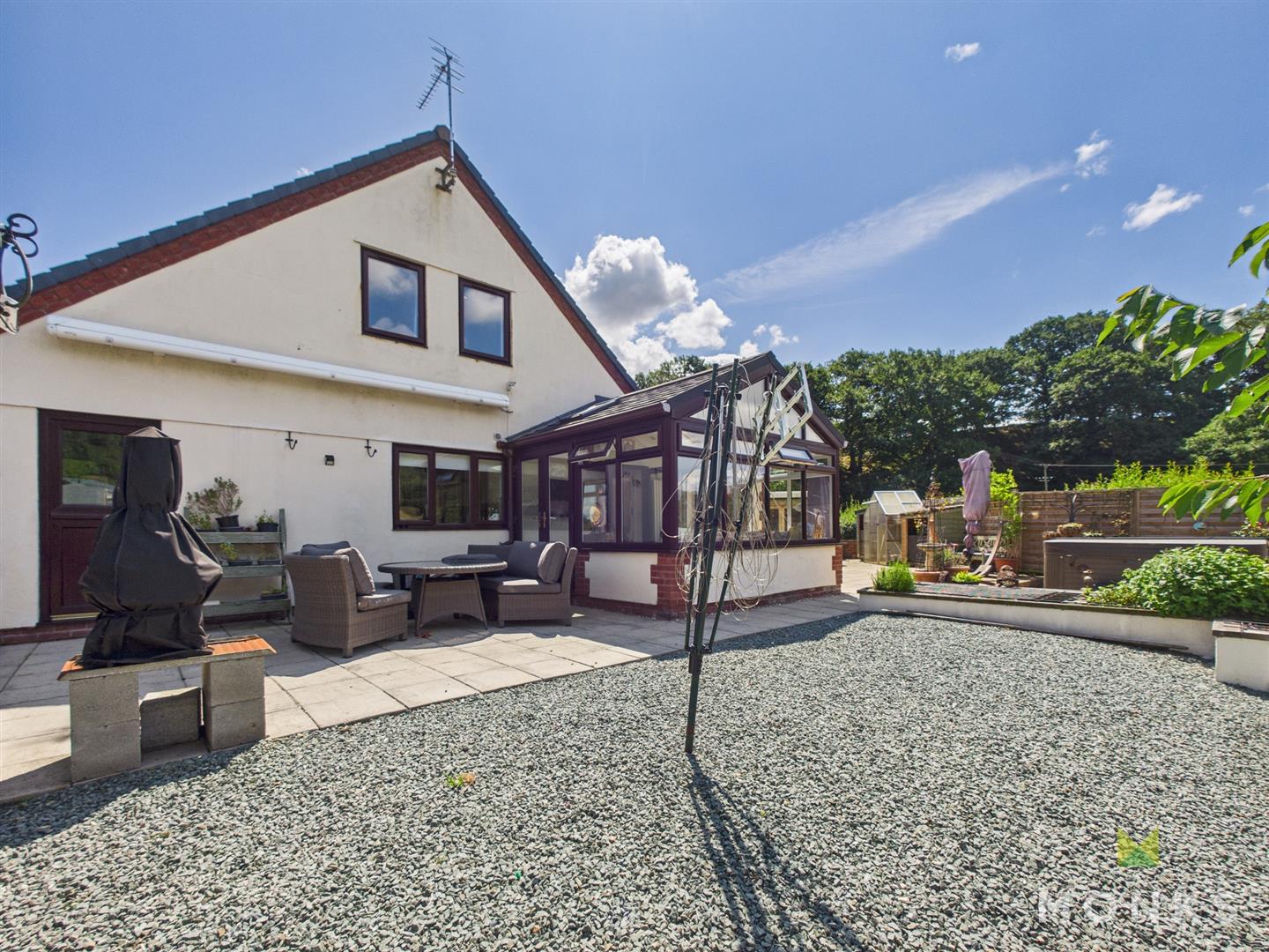 13 Golfa Close, Welshpool, SY21 8EZ For Sale